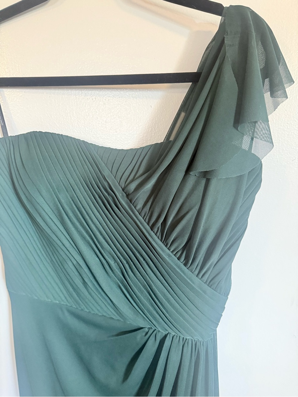 ALFRED SUNG One-Shoulder Pleated Emerald Green Chiffon Gown